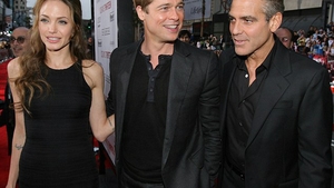Cel mai bun prieten al lui BRAD PITT a rămas fără cuvinte când a aflat de divorţul de ANGELINA. Era în direct şi...
