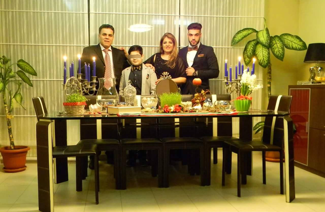 Are toate şansele să-l detroneze pe celebrul Victoraş Micula! La doar 16 ani, îşi face loc tare pentru a fi ”Împăratul fiţelor de pe Insta”: pilotează privat-jeturi, conduce super-maşini şi… Sepy Reza e fiul unui afacerist iranian, pe care SRI-ul l-a interceptat într-un dosar de spălare de bani
