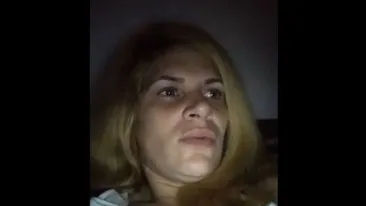 Mama gemenilor morți din Ploiești, după ce au căzut de la etaj, acuzată oficial de ucidere din culpă