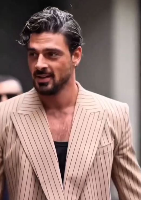 Michele Morrone a dezvăluit cine este femeia pentru care revine în România. Actorul care a înnebunit planeta cu rolul din „365 de zile” apariție surpriză în București