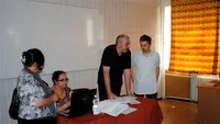 Există şi altfel de romi. Florin Nicoi are două facultăţi şi vrea să ducă toţi etnicii la şcoală