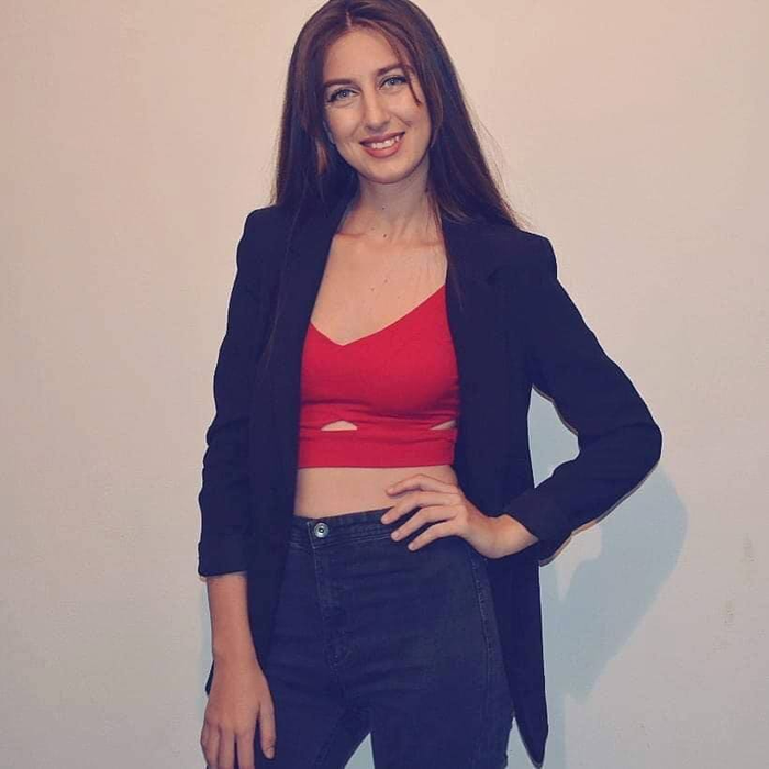 Daniela are nevoie de 300 de euro pe săptămână pentru tratament
