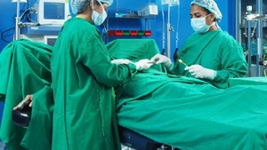 Copil născut mort, după ce mama a fost abandonată noaptea de medici în spital