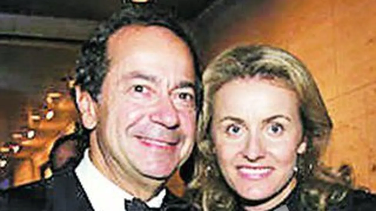 Barbatul celei mai bogate romance din lume, in topul miliardarilor care au pierdut cel mai mult in 2011! Sotii Paulson, mai saraci cu 3,5 miliarde $