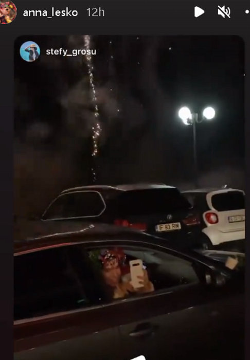 Au apus vremurile bune! Anna Lesko a petrecut Revelionul în mașină, în fața unui hotel din Sinaia