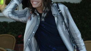 Steven Tyler (Aerosmith) vrea in culise iaurt cu vanilie, mere Pink Lady, pudra proteica si varza!