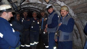 Grevă în Valea Jiului! Peste 100 de mineri s-au blocat în subteran, din cauza întârzierii salariilor