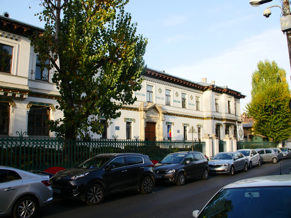 Şcoala Centrală, locul unde au fost simţite adieri reci şi miresme fetide