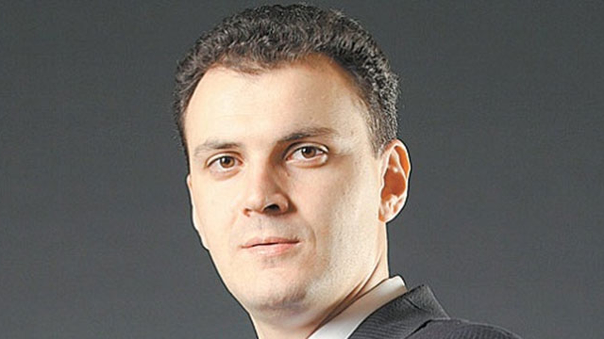 Deputatul PSD Sebastian Ghita ii cere lui Ion Iliescu sa se retraga. “Victor Ponta este deja un lider politic puternic”