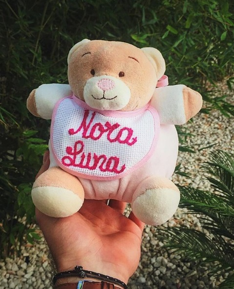 Feli a postat prima poză cu fiica ei, Nora Luna. Mesajul transmis de pe patul de spital