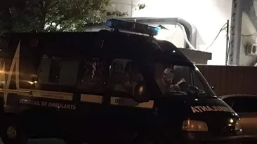 Cui îi apartine de fapt ambulanta neagră care a panicat România!