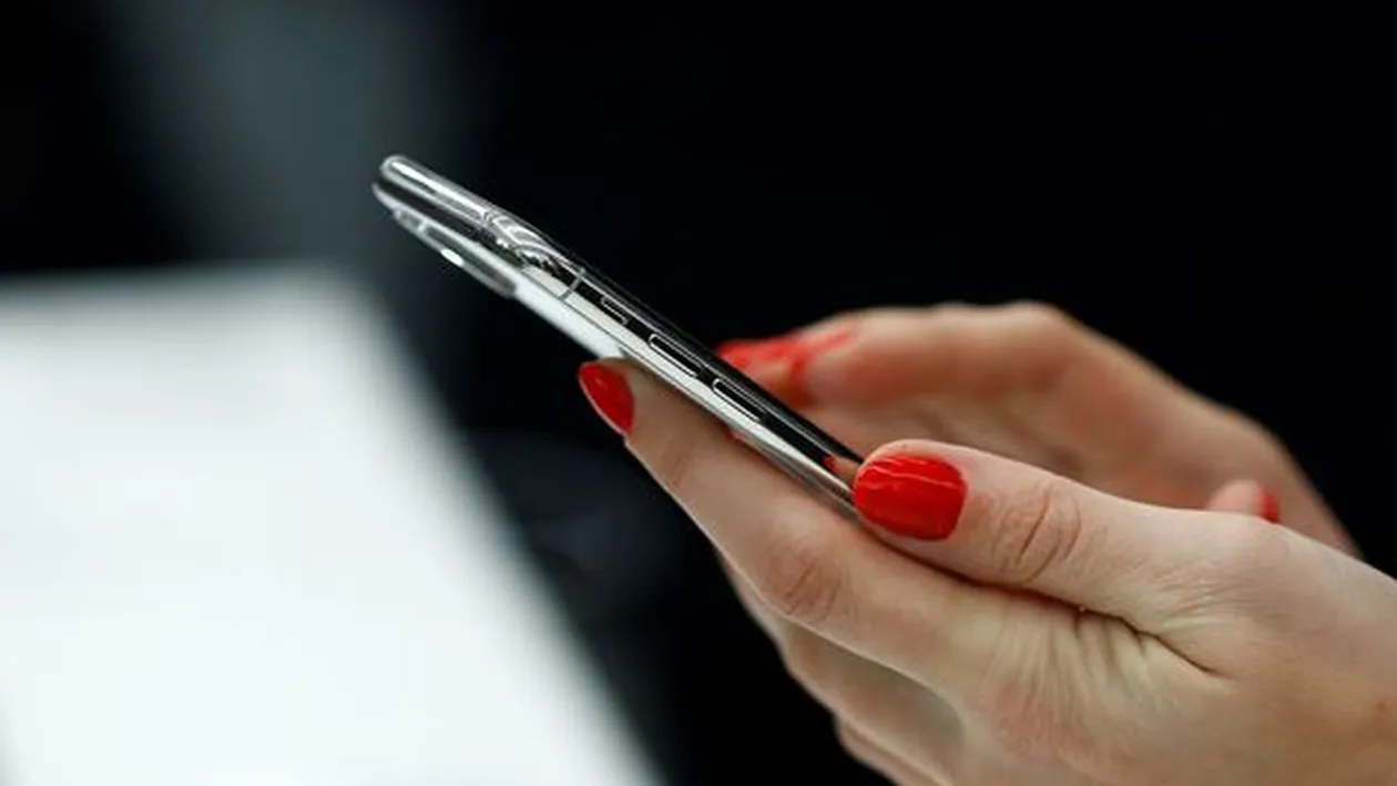 Țeapă de zile mari! Cum a picat în plasă o tânără care-și dorea un telefon nou