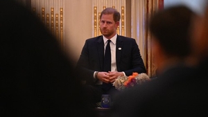 Prințul Harry, apariție îngrijorătoare în public. Experții regali spun că avea privirea „bântuită”