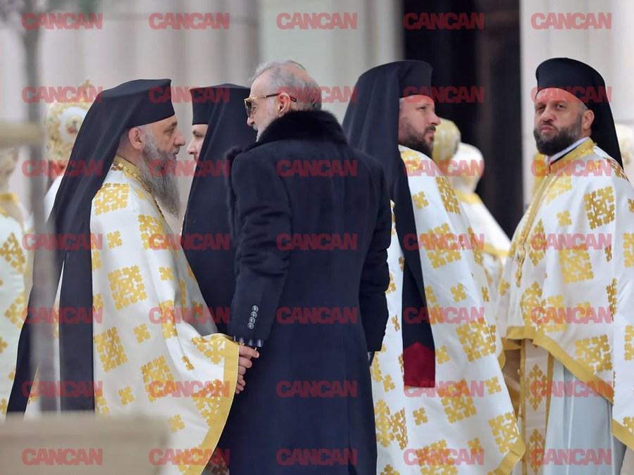 A început ceremonia de sfintire a Catedralei Mântuirii Neamului