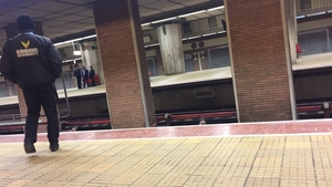 Este haos la metrou, iar medicii au fost chemaţi imediat! Ce probleme sunt pe magistralele 1 şi 3