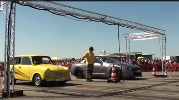 Atentie, aceste imagini vor deveni virale! Vezi cum o “rabla” de Trabant da clasa unui super bolid de curse!