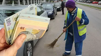Ce salariu are un măturător de stradă în România, de fapt. Câți bani primește lunar acum, în 2026