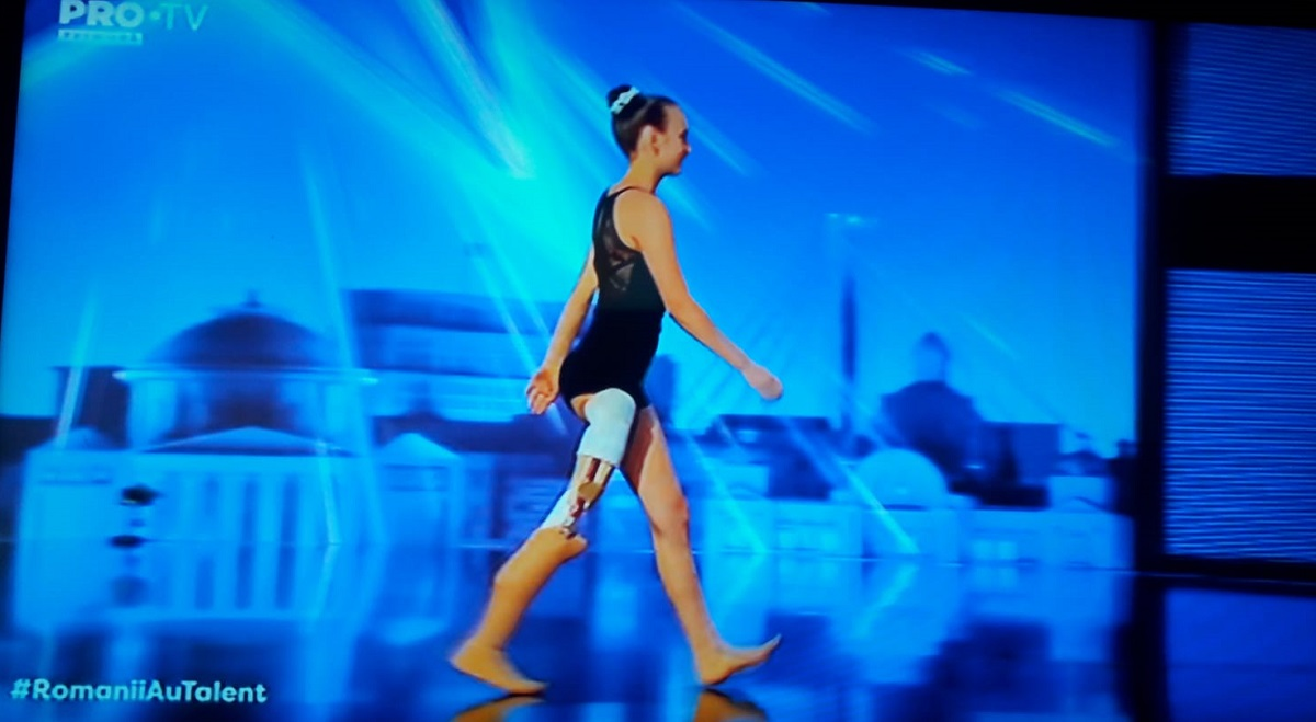 Românii au talent, sezonul 9. O gimnastă cu proteză la piciorul drept i-a cutremurat pe jurații show-ului de la Pro TV.