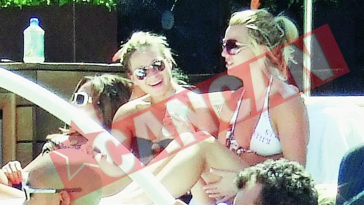 Britney, la piscina cu fetele