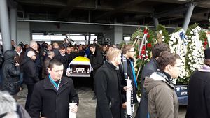 Nicolae Tilihoi, condus pe ultimul drum de peste 600 de persoane. ”Te vom iubi toată viața, nea Nae!” 