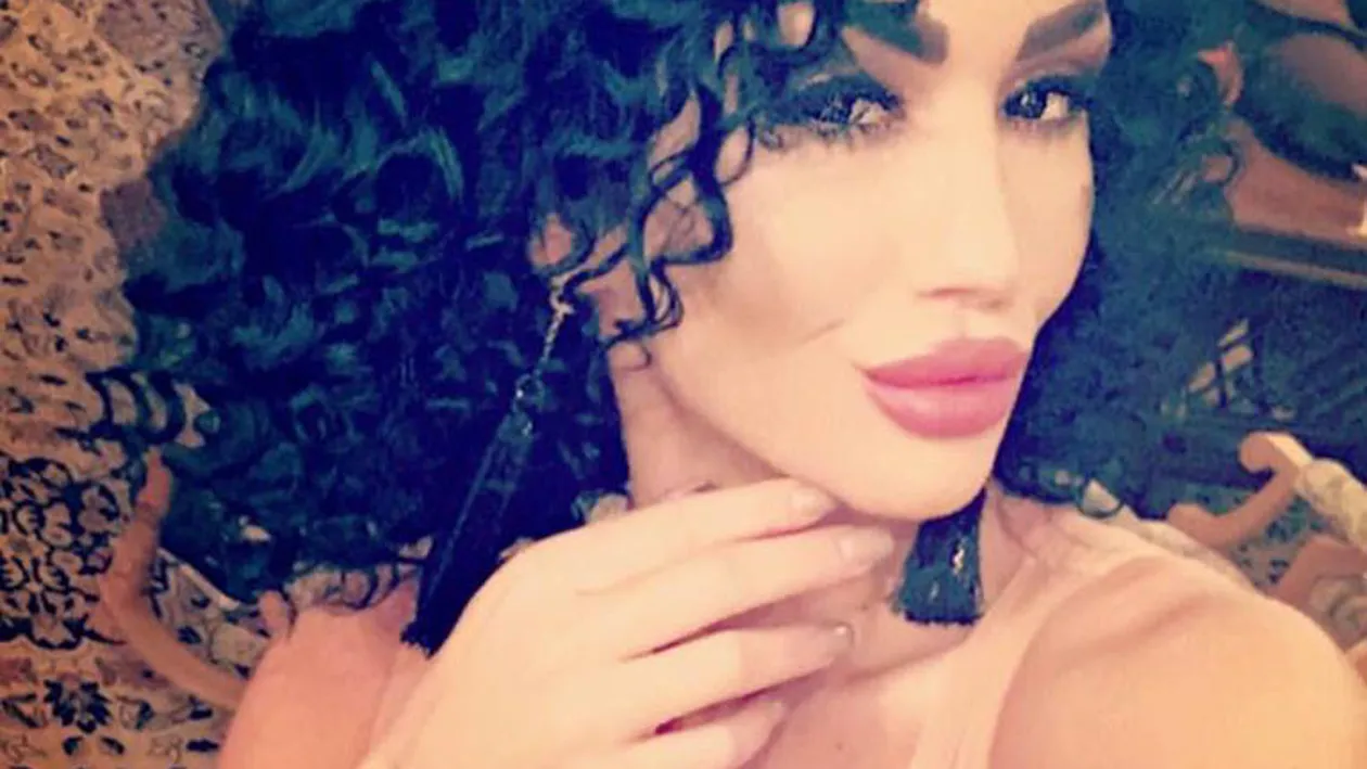 MARGHERITA de la CLEJANI a ieşit în lenjerie intimă pe stradă, iar imediat LAURETTE a avertizat-o: „Bătaie ce îţi iei de la...“