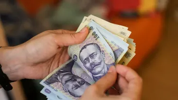 Bonus de 50% din venitul net pentru angajați oferit de un brand uriaș. Ce salariu are un casier