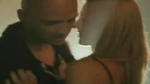VIDEO Andrei de la Alb Negru si-a uitat sotia, a trecut la fosta iubita! Vezi ce spune Sylvia despre aceasta posibila relatie!