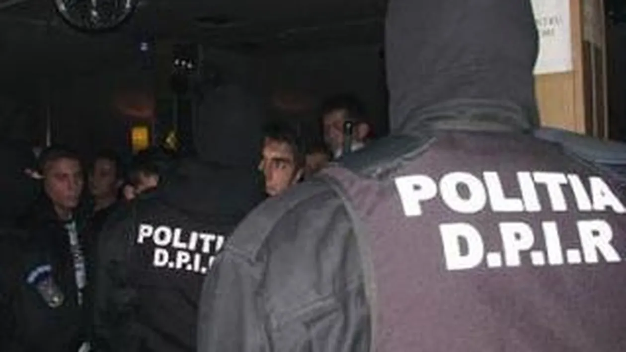 Scandal cu sabii, bate si pietre intre doua familii de rromi din Mangalia