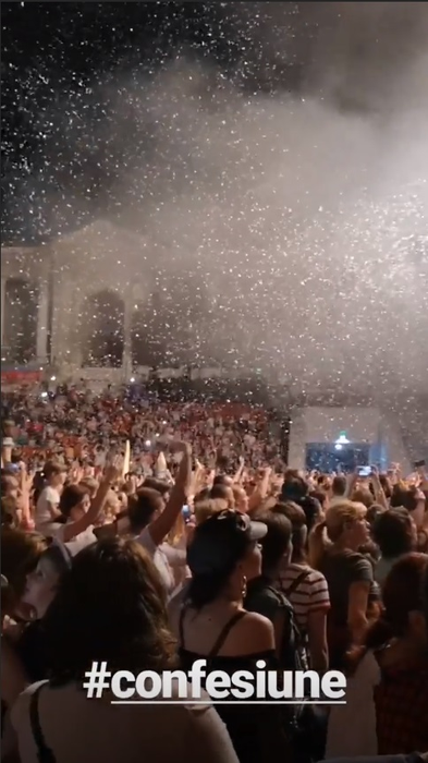 Gina Pistol și-a susținut iubitul împreună cu “socrii ei”! Imagini senzaționale de la concertul lui Smiley de la Arenele Romane