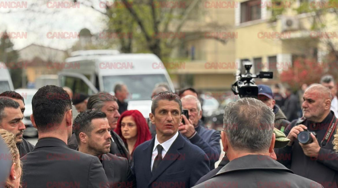 Mircea Lucescu, pe ultimul drum. Imagini copleșitoare de la ceremonia în care lumea fotbalului își ia adio de la un titan