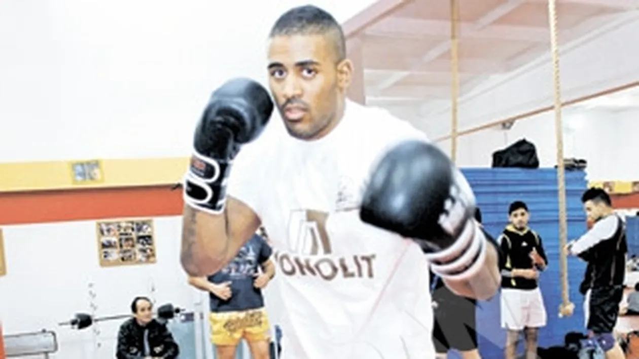 Singurul luptator roman de culoare provine din randul razboinicilor Yoruba! Benny, leul nigerian