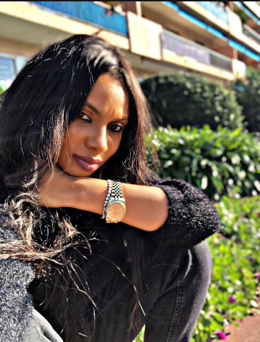 Laurette a încins internetul! Mulatra s-a lăsat fotografiată… topless