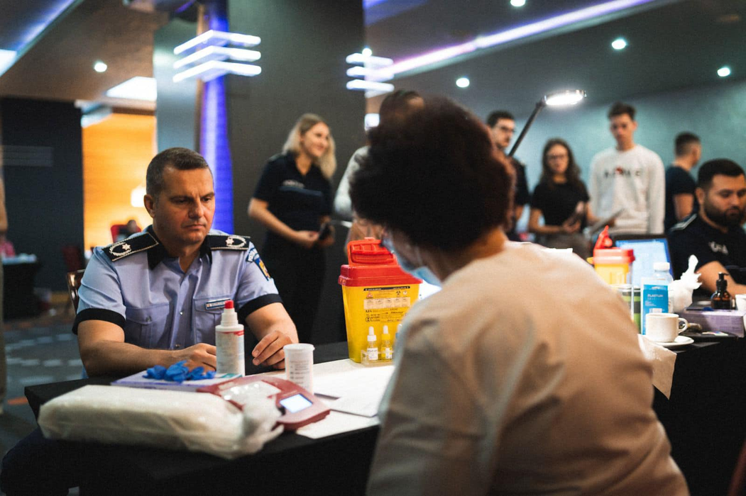Polițiștii atrag atenția că escrocheriile online s-au înmulțit (Foto: Facebook)