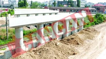 Se tem ca le intra soseaua prin casa