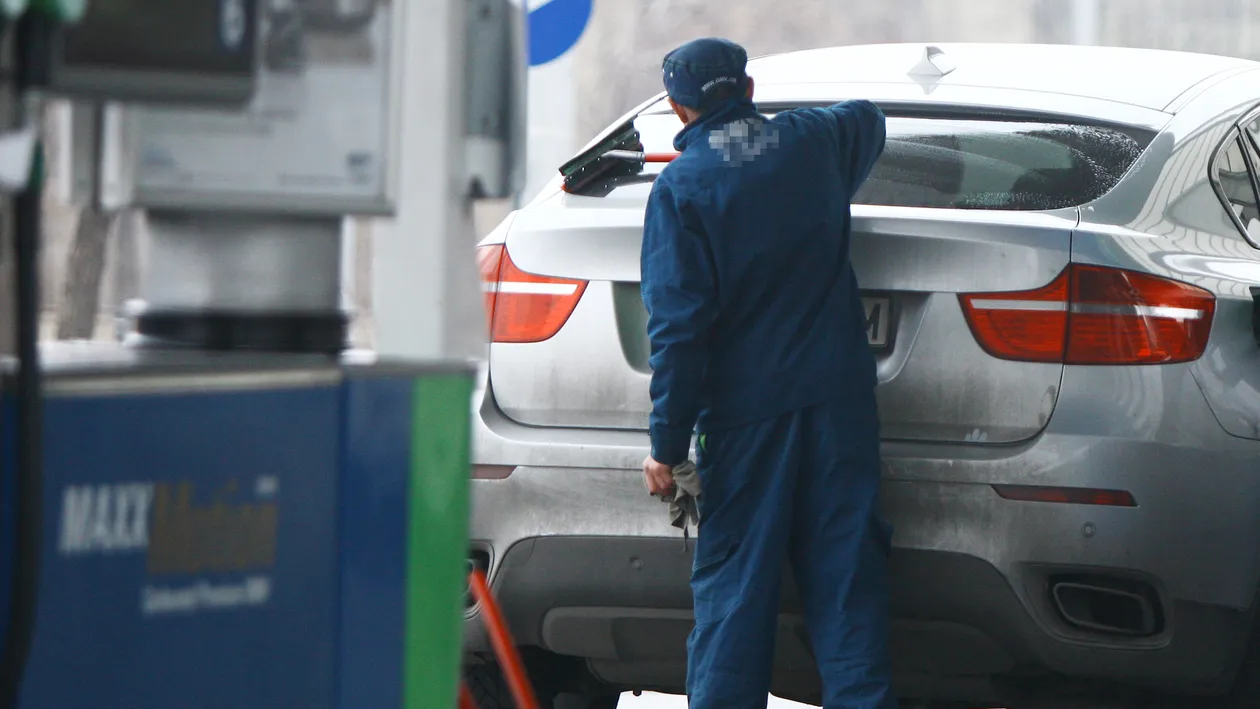 Inna l-a premiat pe cel care a avut grija de SUV-ul ei! Recompensat pentru ca i-a curatat masina!