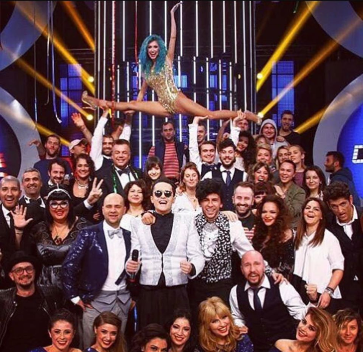 Andreea Bălan, răsfățată cu multe surprize de ziua ei! A publicat o poză de album cu bărbatul care ocupă un loc special în inima sa:
