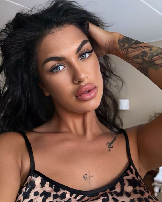 Larisa Mârtan îndeplinește rolul de ispită feminină la Insula Iubirii / sursă foto: Instagram