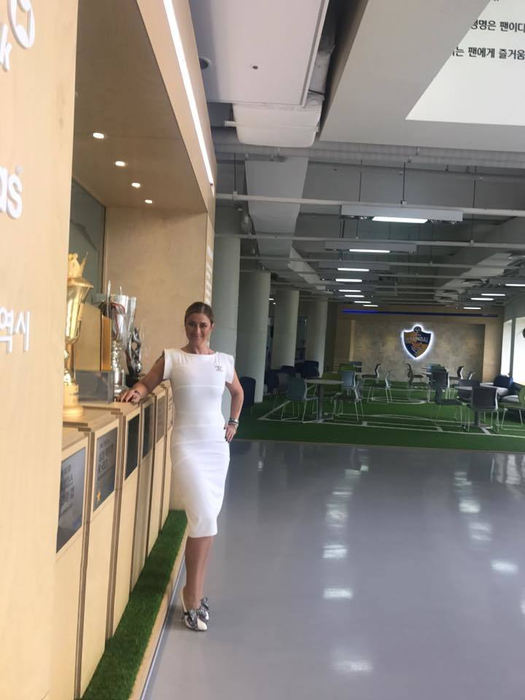 ANAMARIA PRODAN şi-a schimbat din nou look-ul! Aşa nu ai mai văzut-o niciodată