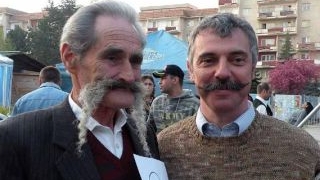 Un barbat cu mustata lunga de 62 de centimentri a castigat concursul de mustati de la Sfantu Gheorghe