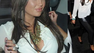 Este mai mult decat DOTATA si a tinut ca toti sa vada ASTA! Ce poze in sanii aproape goi a publicat pe internet