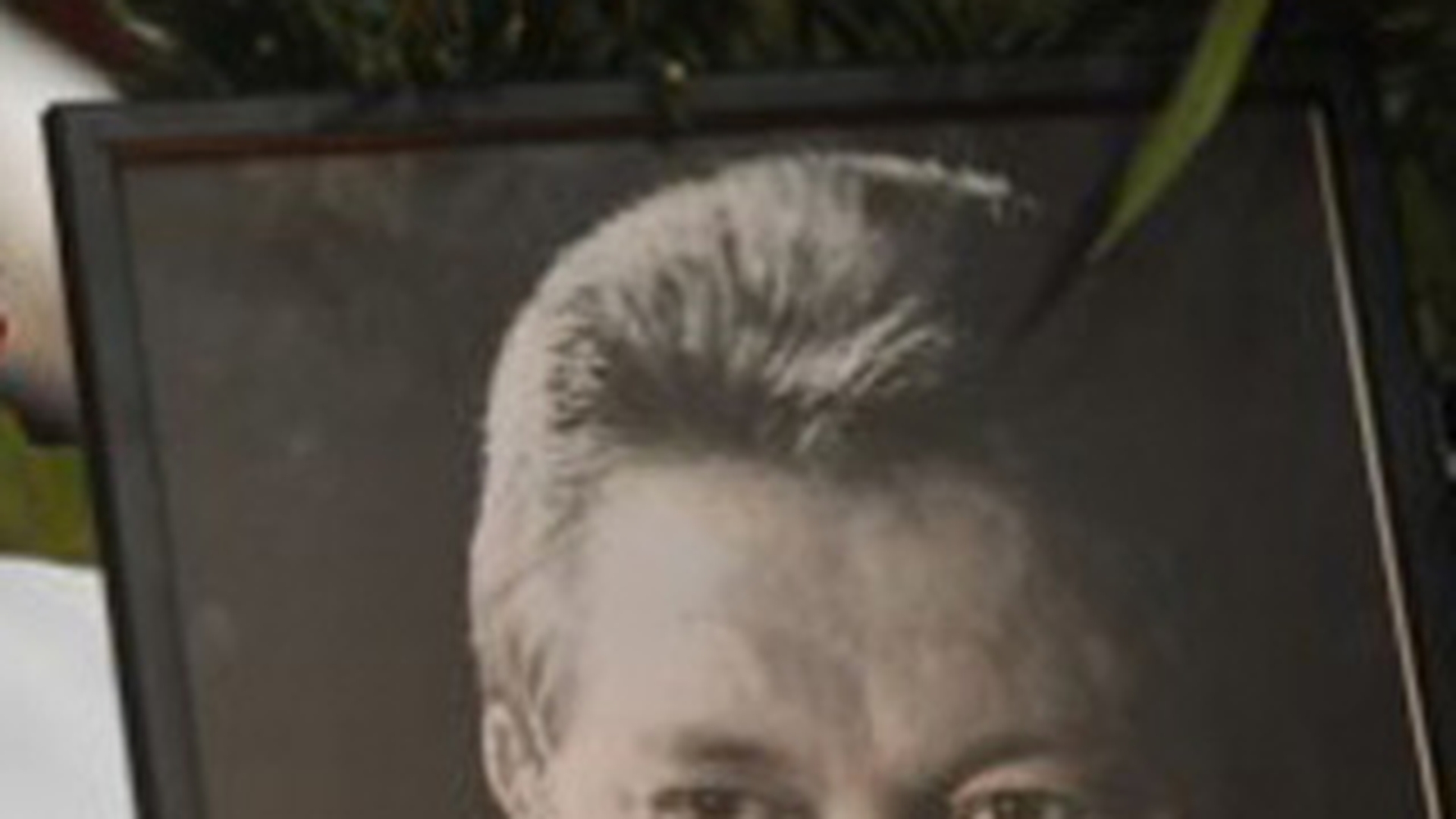 Actorul Emil Hossu a fost inmormantat la Bellu! Aplaudat pe ultimul drum de sute de persoane!