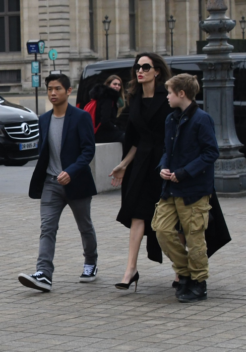 Angelina Jolie radiază de fericire! Cum a fost fotografiată în Franţa