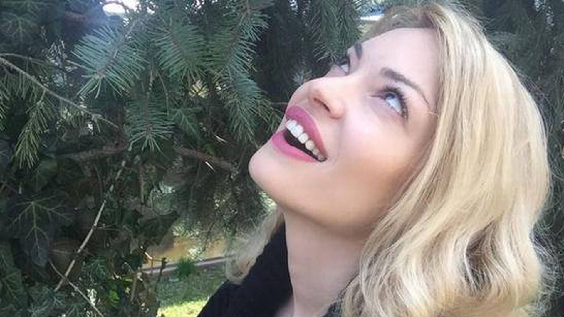 Valentina Pelinel a imbracat rochia de mireasa! Vezi cat de mare este burtica blondei