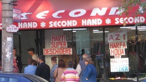 Asta e ultima! Ce se vinde mai nou in magazinele de tip Second Hand! “Se dau ca painea calda!”
