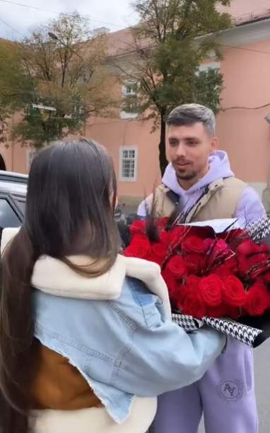 Vlăduța Lupău, mega-cadou de la soțul Adi Rus! Cântăreața a primit o mașină de lux