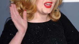 Adele a slabit 6 kilograme intr-o luna! Afla cum a reusit!
