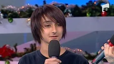 VIDEO Fiul lui Marcel Pavel vrea sa isi enerveze tatal! Uite ce metoda a gasit adolescentul Sasha!