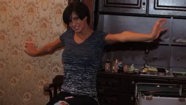 Mădălina Pamfile ține secretă identitatea tatălui fetiței. Toate fotografiile în care apare acesta sunt editate