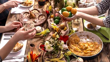 Ce trebuie să eviţi la masa de Paşte, cu familia? Nu aduce niciodată vorba de asta