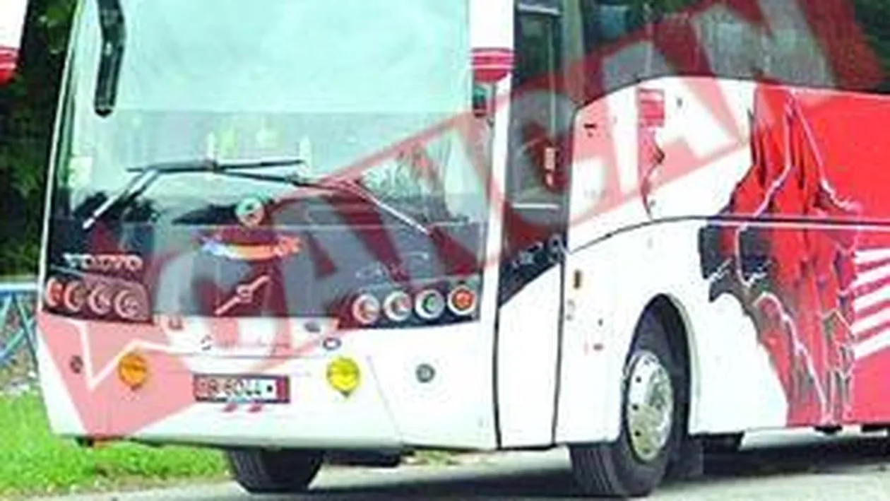 Poli si Dinamo se bat in autocare